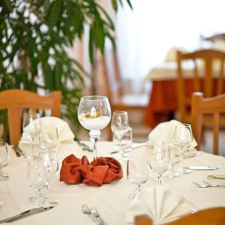 فندق Lo Scacciapensieri & Restaurant