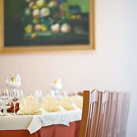 Lo Scacciapensieri & Restaurant 4* Монтерони-ди-Лечче