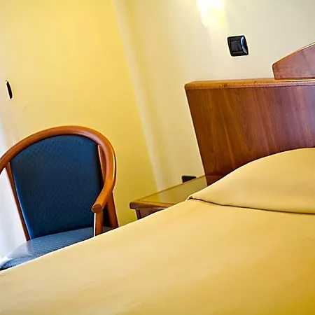 Lo Scacciapensieri & Restaurant Отель