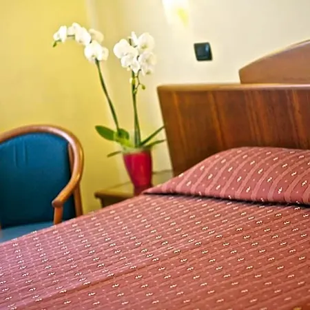 Lo Scacciapensieri & Restaurant فندق