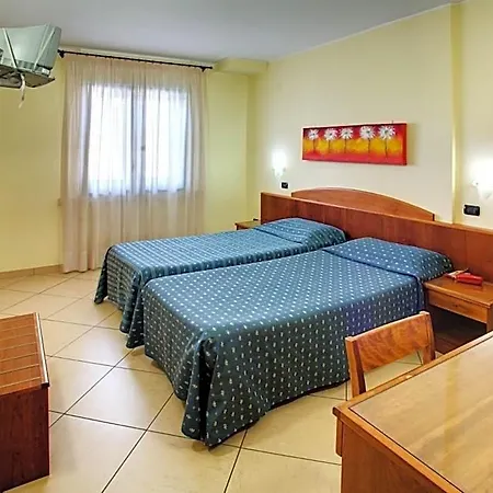 فندق Lo Scacciapensieri & Restaurant 4*