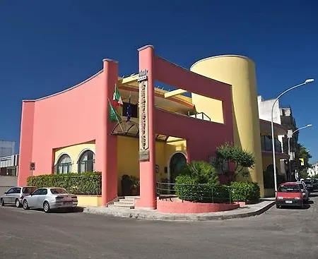 Lo Scacciapensieri & Restaurant فندق