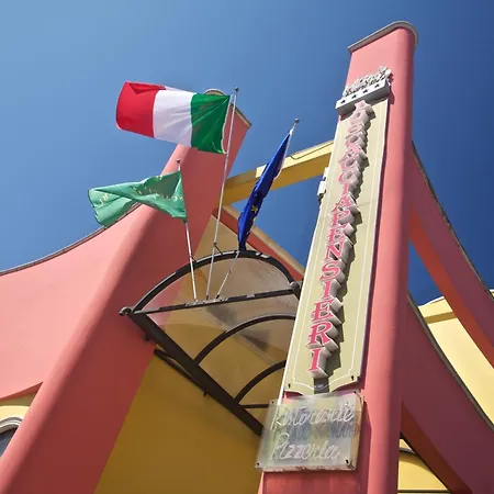 Lo Scacciapensieri & Restaurant 4*